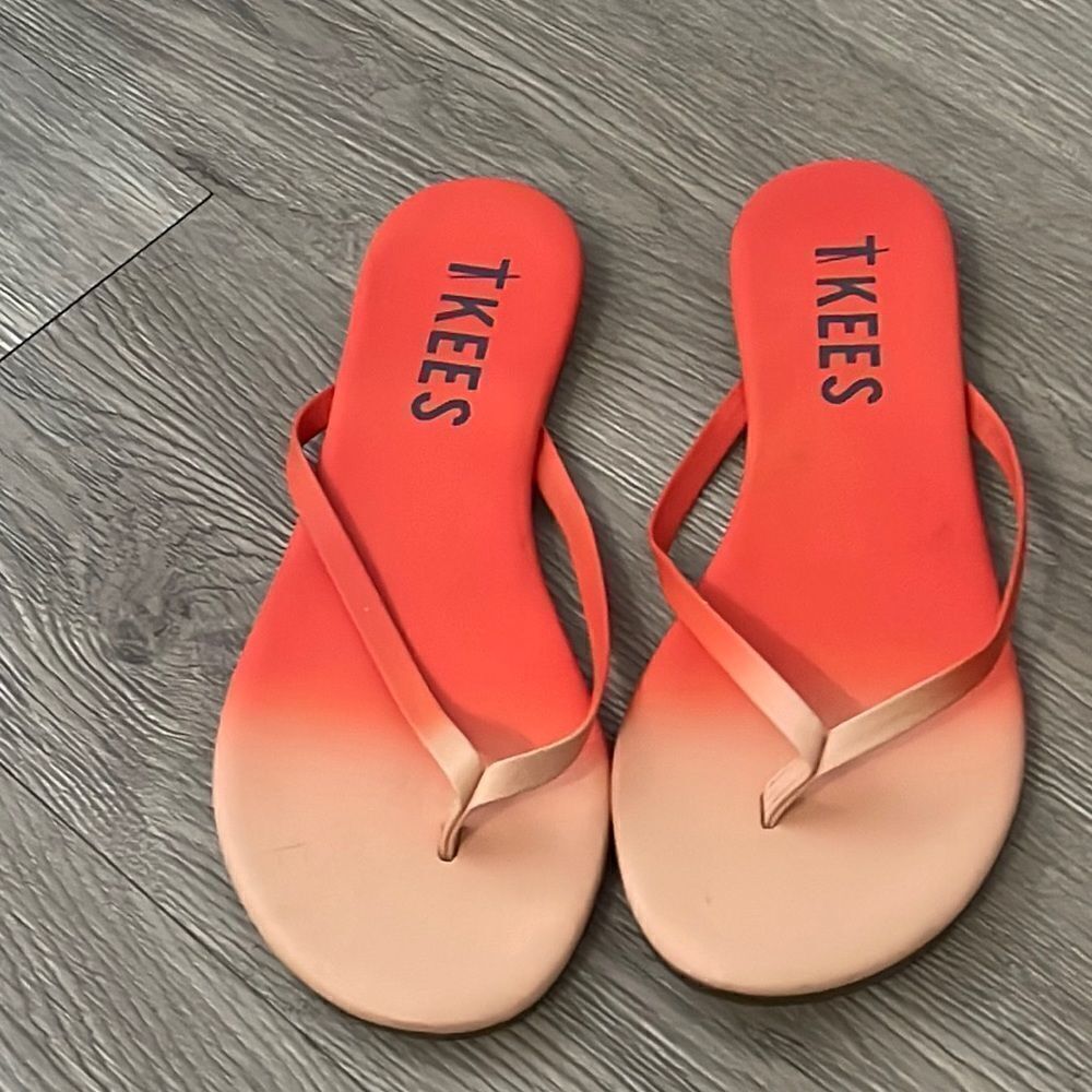 Tkees Flip Flops Size 6